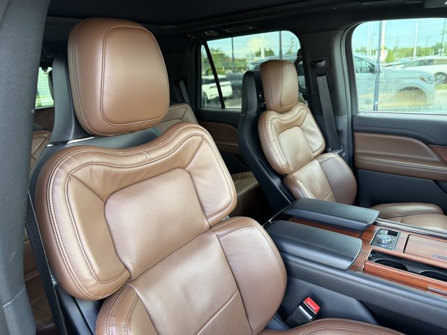 Certified 2024 Lincoln Navigator Reserve AWD/4WD image 20