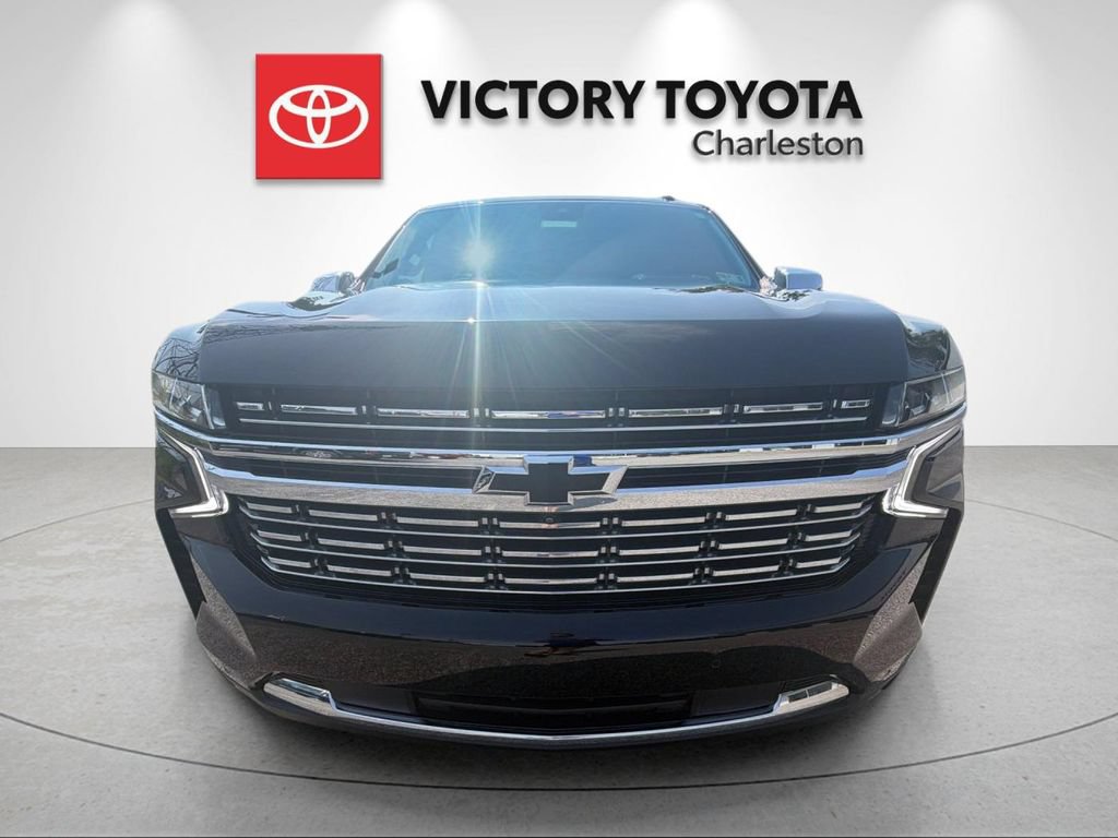 Used 2024 Chevrolet Suburban Premier w/ Premium Package AWD/4WD image 8