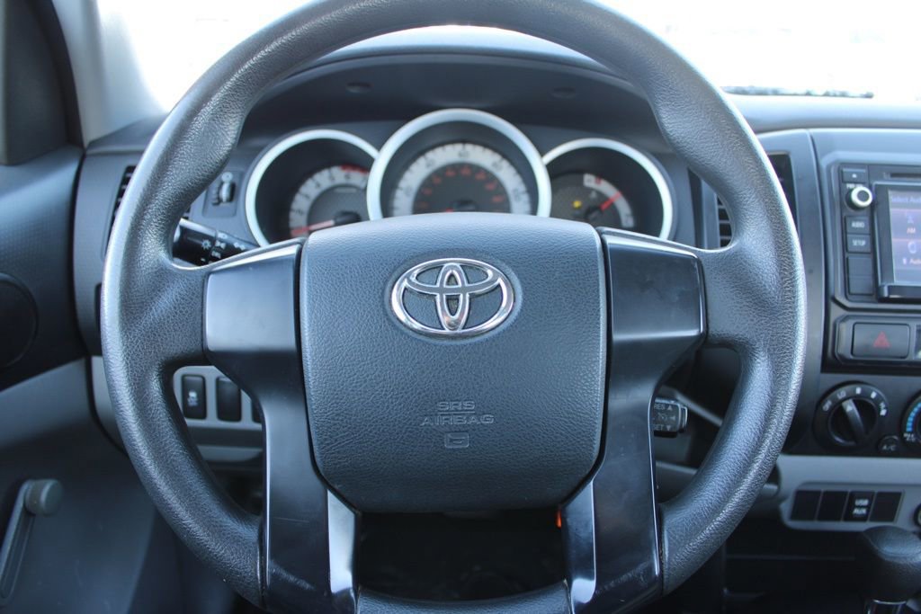Used 2014 Toyota Tacoma Base image 16