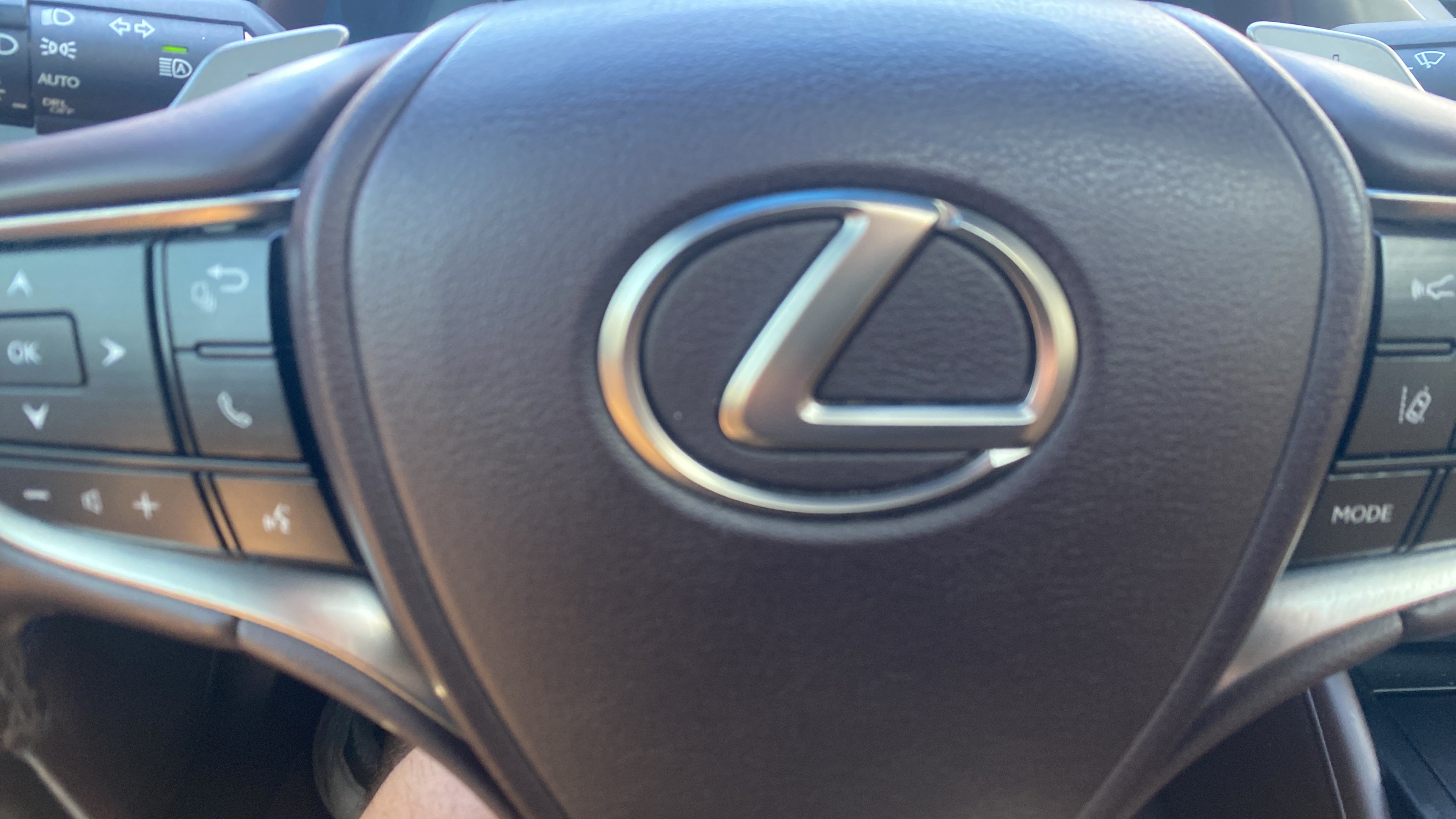 Used 2019 Lexus ES 300h w/ Premium Package FWD image 30