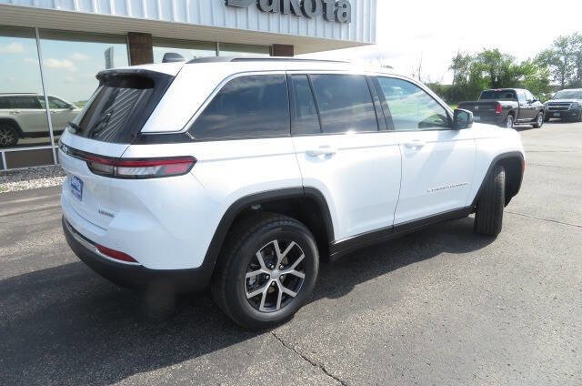 New 2025 Jeep Grand Cherokee Limited w/ Trailer Tow Package image 9