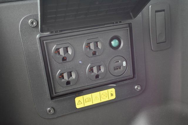 Used 2024 Ford F150 Lightning Lariat image 61