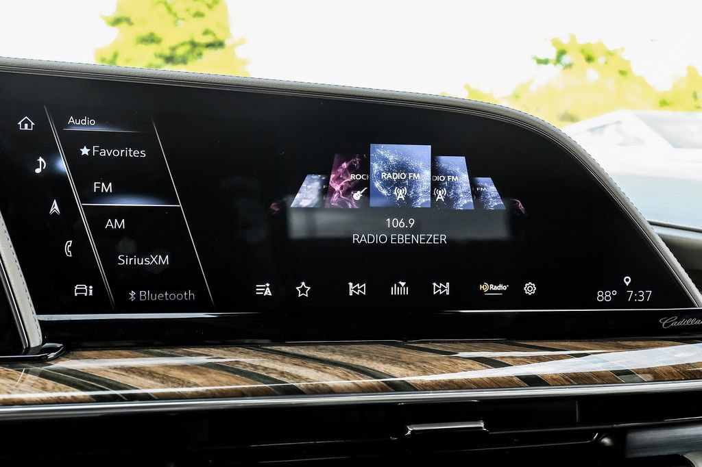 Used 2023 Cadillac Escalade Sport Platinum w/ LPO, ONYX Package image 32