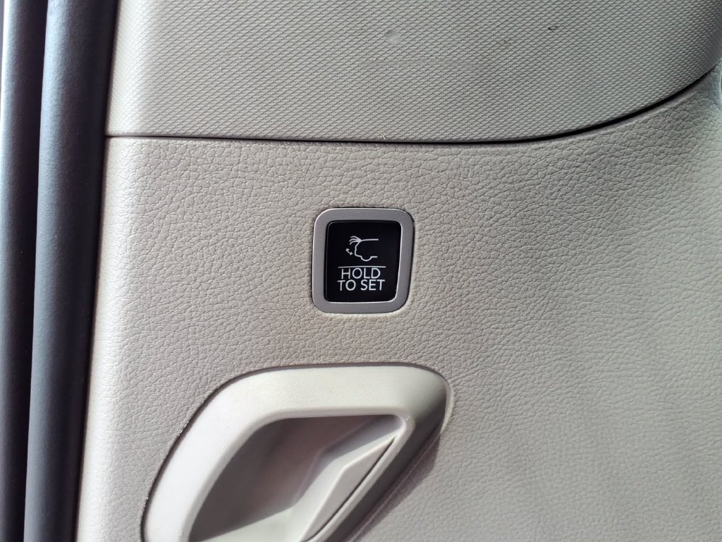 Used 2023 Jeep Grand Wagoneer 4WD image 19