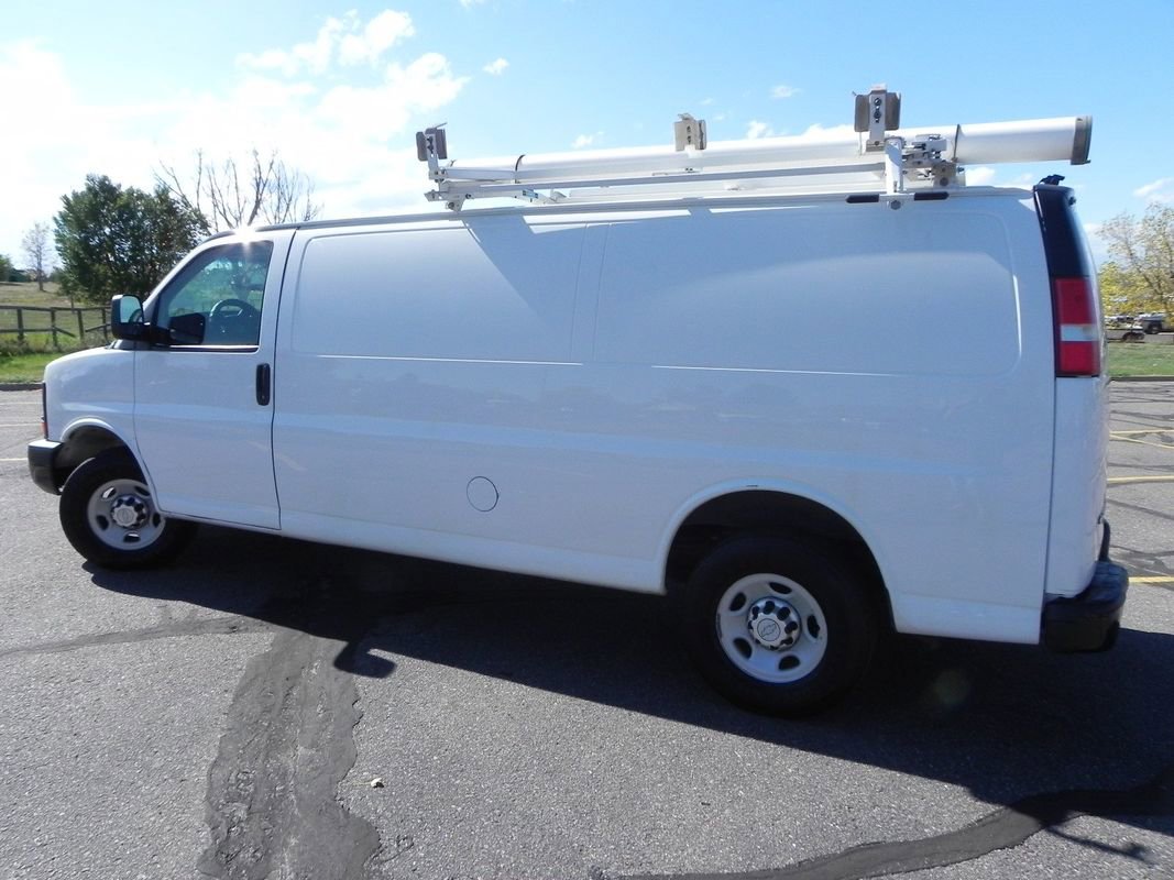 Used 2015 Chevrolet Express 3500 Extended image 2