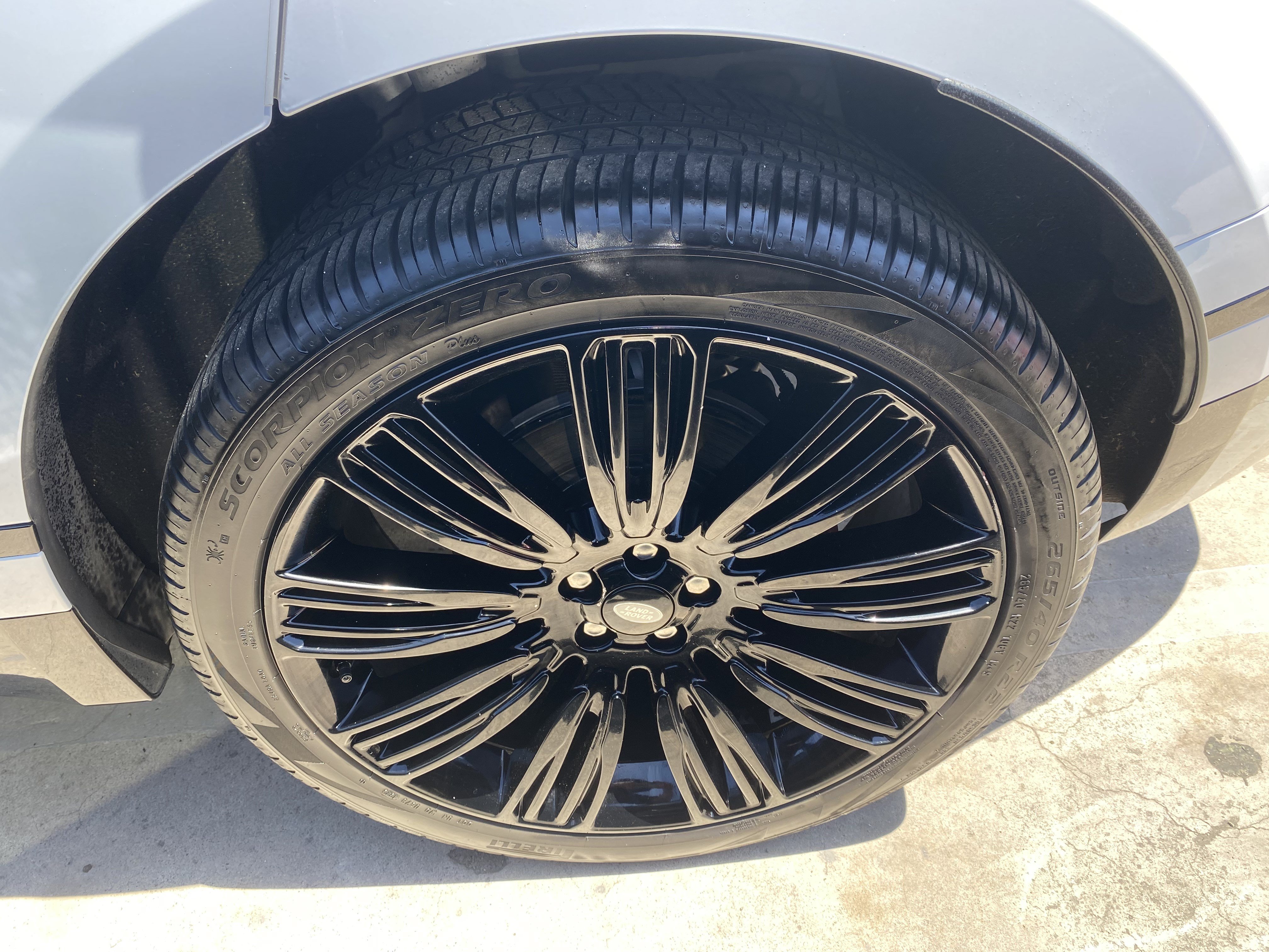 Used 2019 Land Rover Range Rover Velar S AWD/4WD image 14