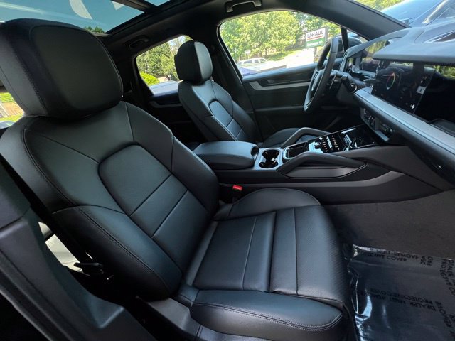 Used 2025 Porsche Cayenne E-Hybrid AWD/4WD image 32