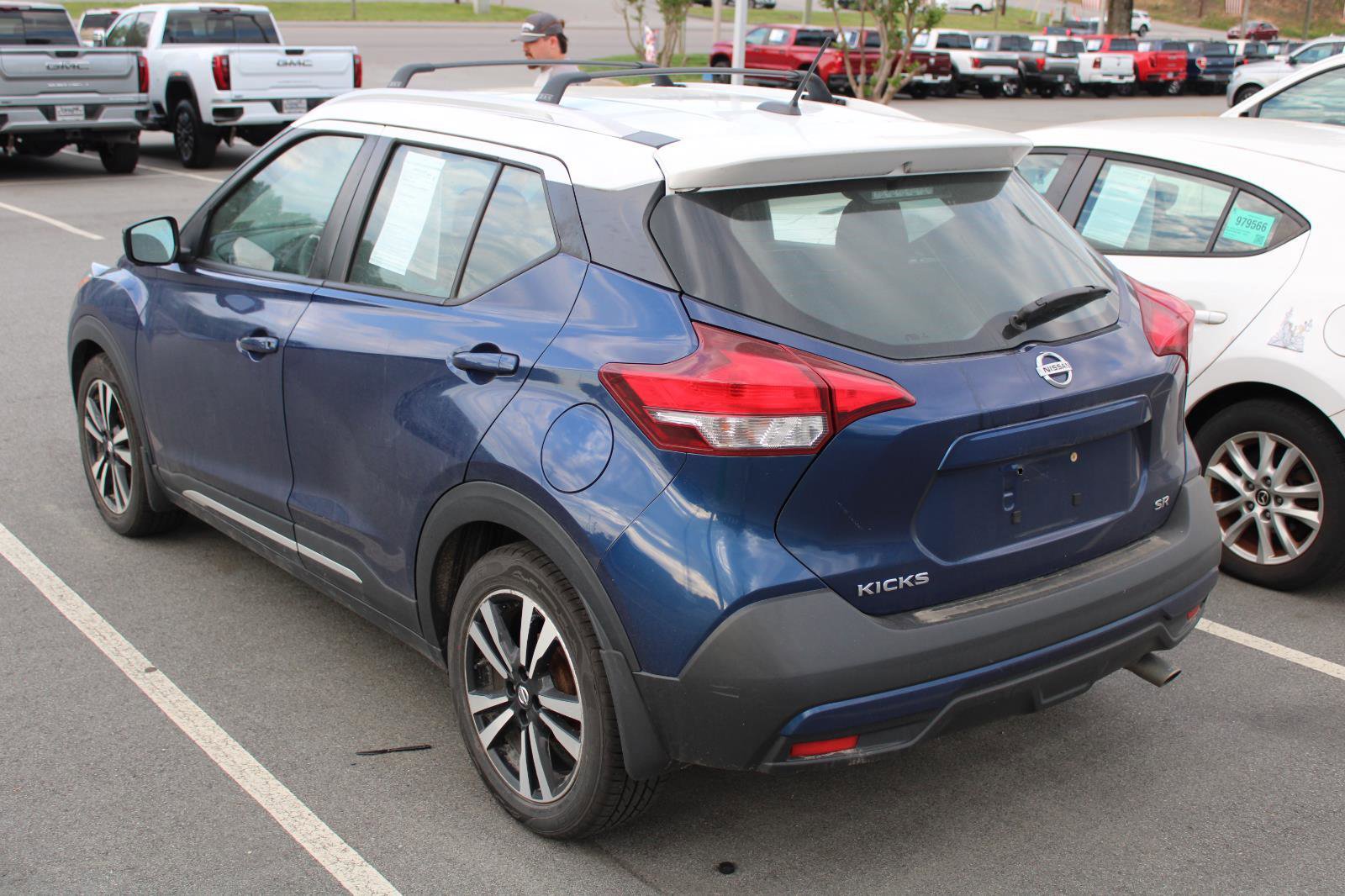 Used 2018 Nissan Kicks SR w/ Premium Package image 6