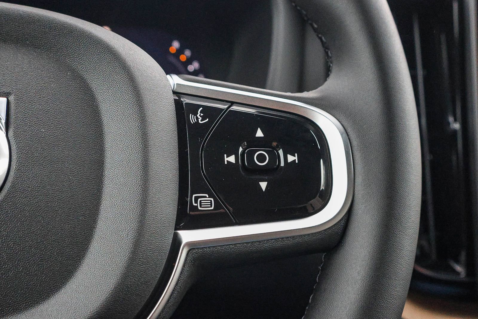 New 2026 Volvo XC60 B5 Core w/ Climate Package image 34