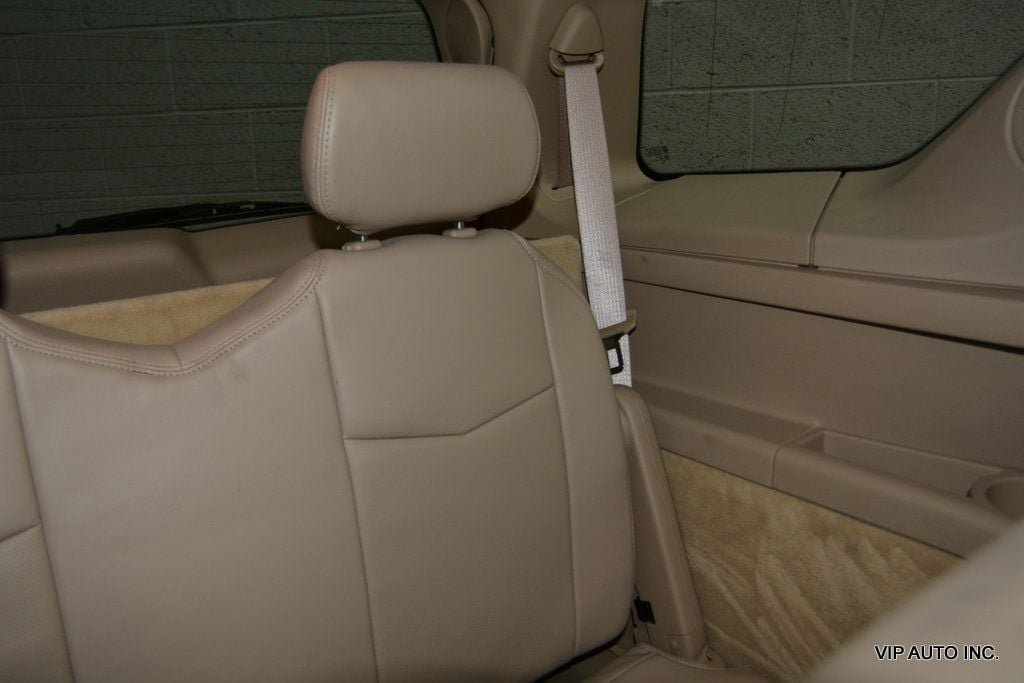 Used 2008 Cadillac SRX w/ Utility Package RWD image 25