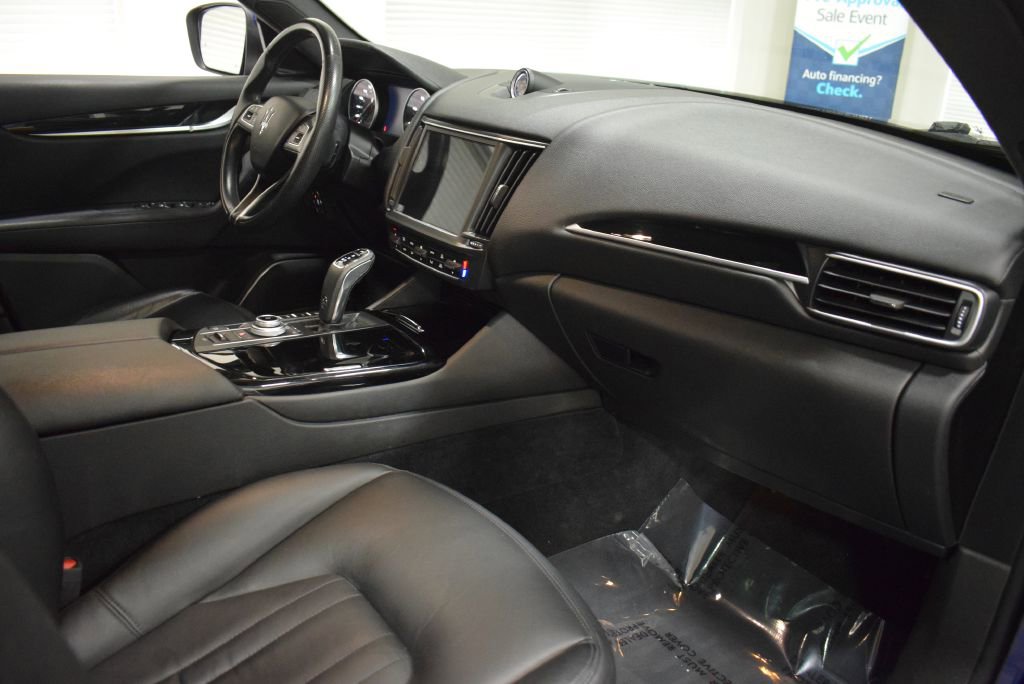 Used 2021 Maserati Levante image 19