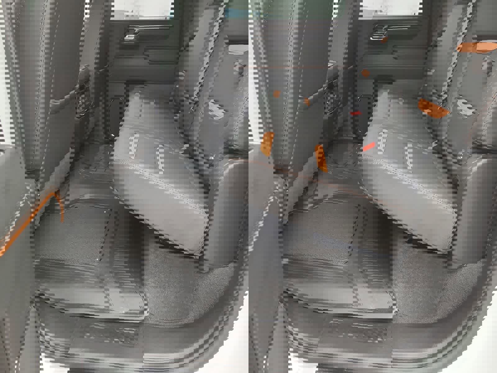 Used 2024 GMC Sierra 2500 AT4 w/ AT4 Preferred Package image 21