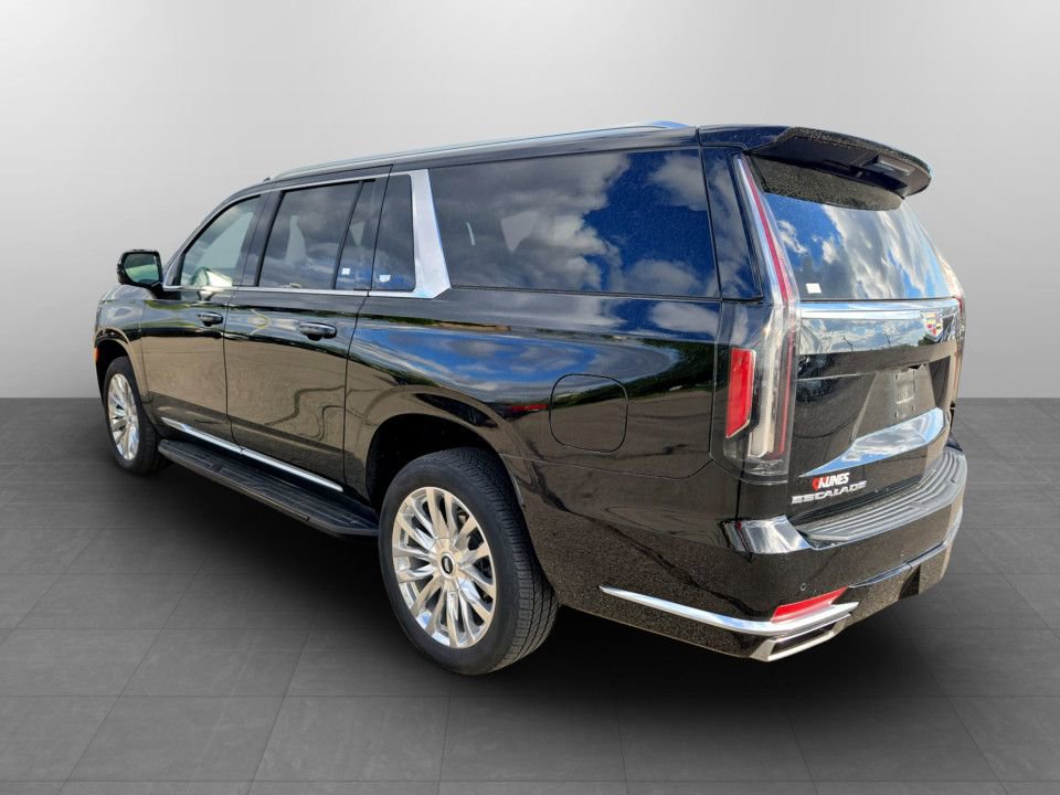 Used 2023 Cadillac Escalade ESV Premium Luxury AWD/4WD image 9