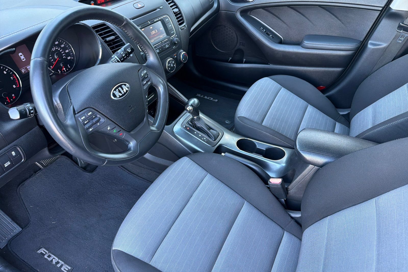 Used 2016 Kia Forte EX FWD image 9