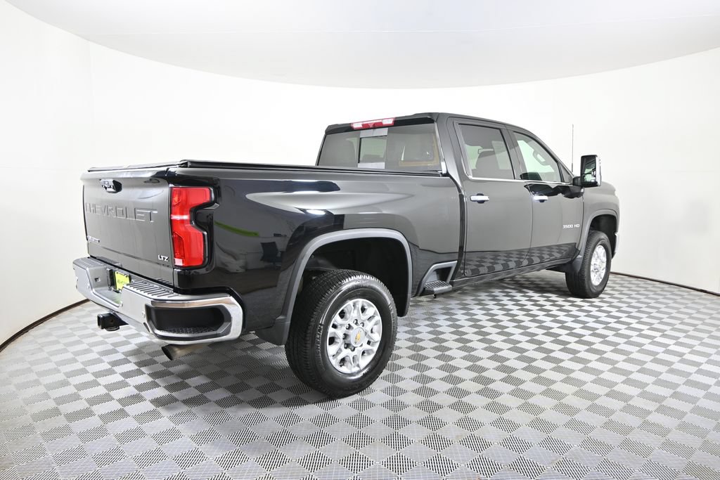 Used 2025 Chevrolet Silverado 3500 LTZ w/ LTZ Convenience Package AWD/4WD image 7