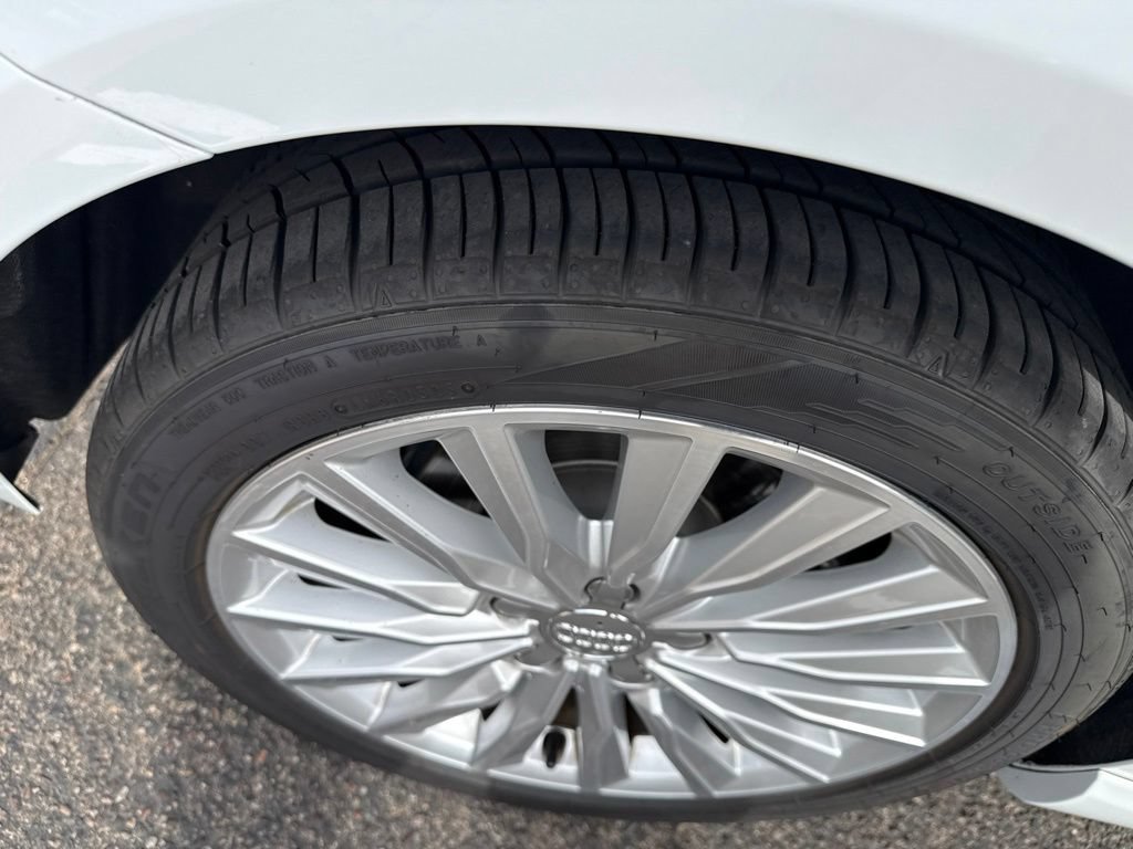 Used 2018 Audi A3 e-tron Premium Plus w/ Technology Package FWD image 8