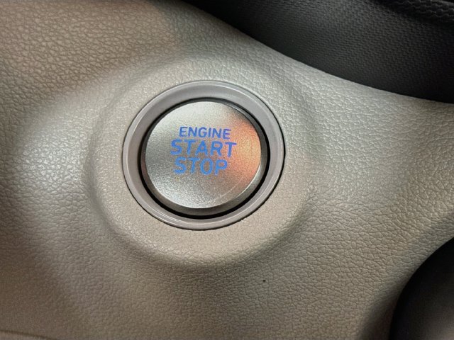 Certified 2025 Hyundai Venue SEL FWD image 27