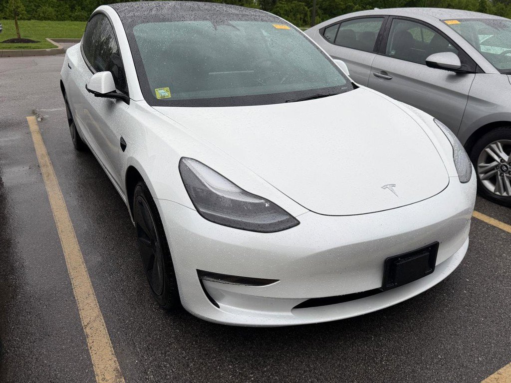 Used 2023 Tesla Model 3 Standard Range RWD image 3
