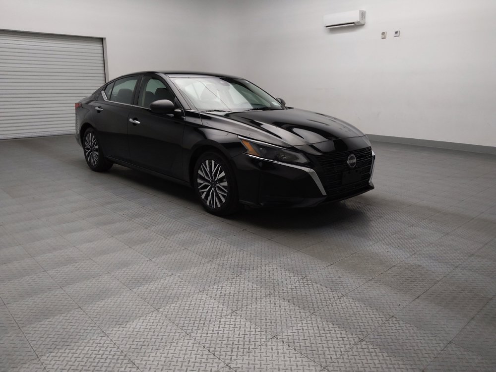 Used 2024 Nissan Altima 2.5 SV image 13