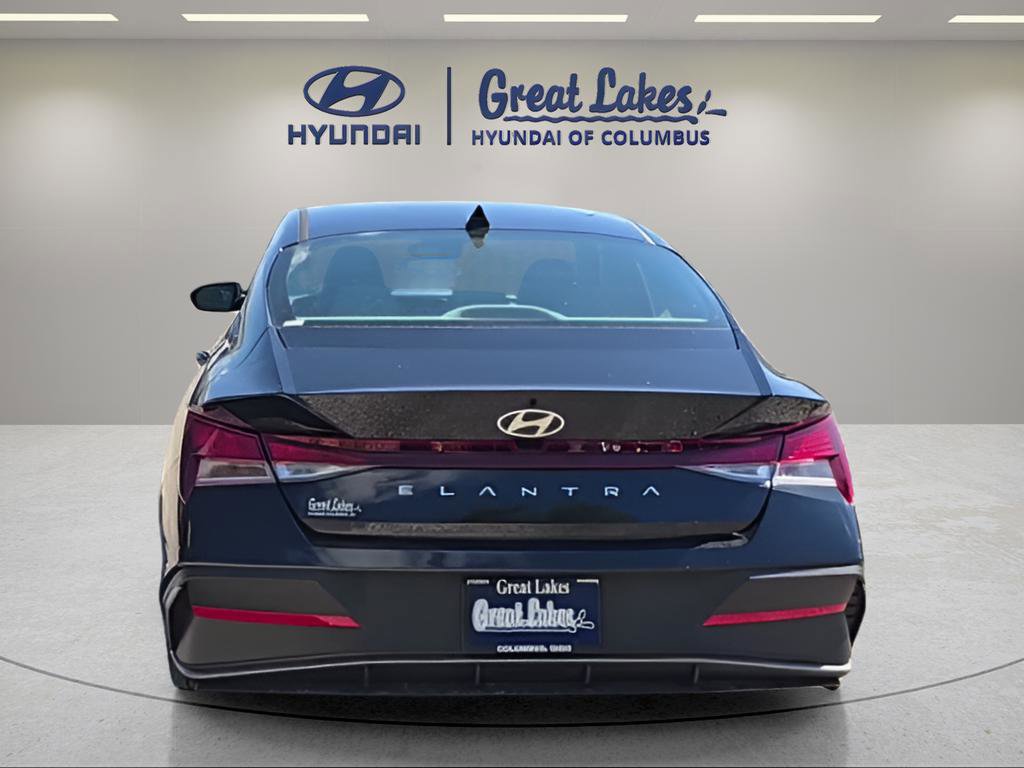 New 2026 Hyundai Elantra SE FWD image 4