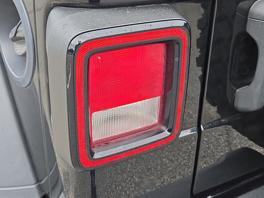 Used 2021 Jeep Wrangler Unlimited Sport image 12