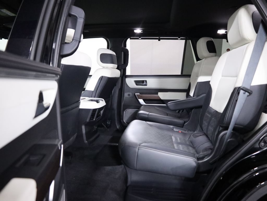 Used 2024 Toyota Sequoia Capstone AWD/4WD image 58