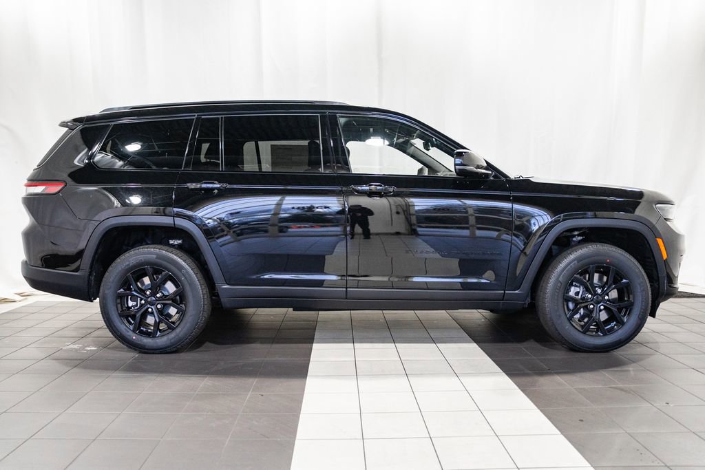 New 2025 Jeep Grand Cherokee L Altitude image 3