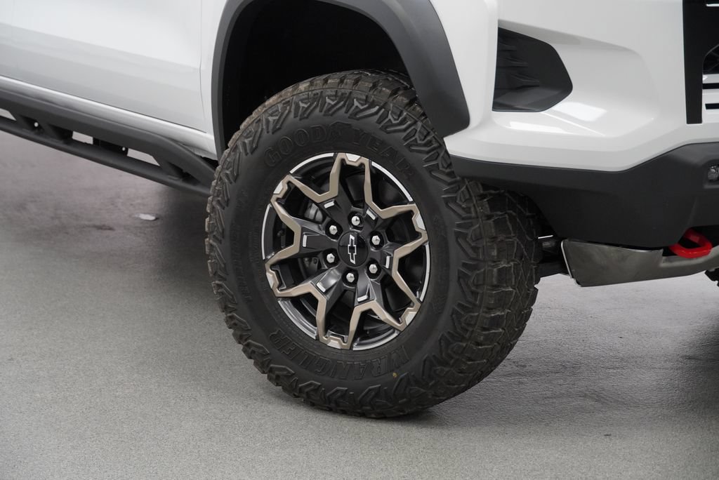 New 2026 Chevrolet Colorado ZR2 w/ Technology Package AWD/4WD image 10