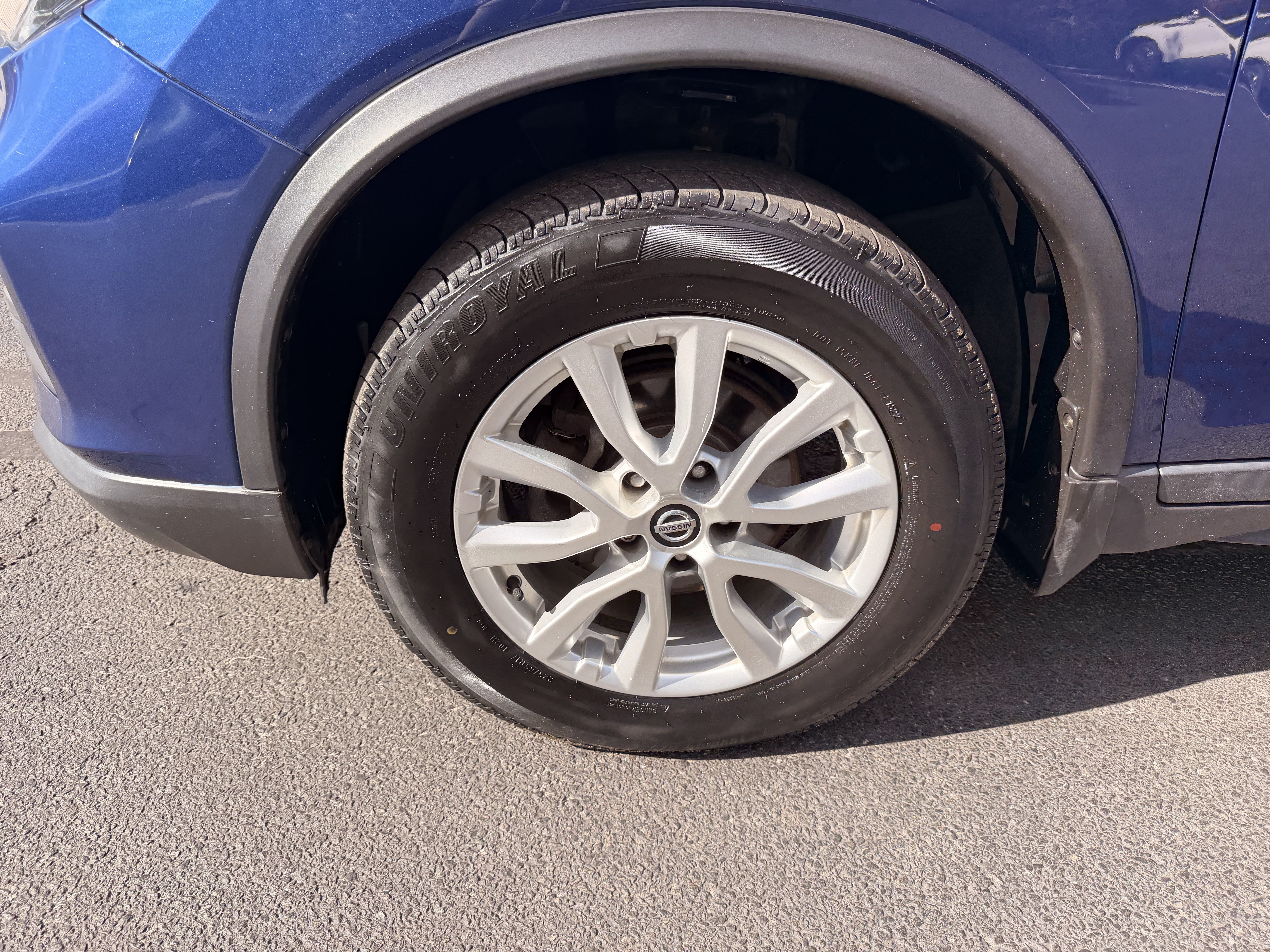 Used 2019 Nissan Rogue S w/ Special Edition Package AWD/4WD image 8