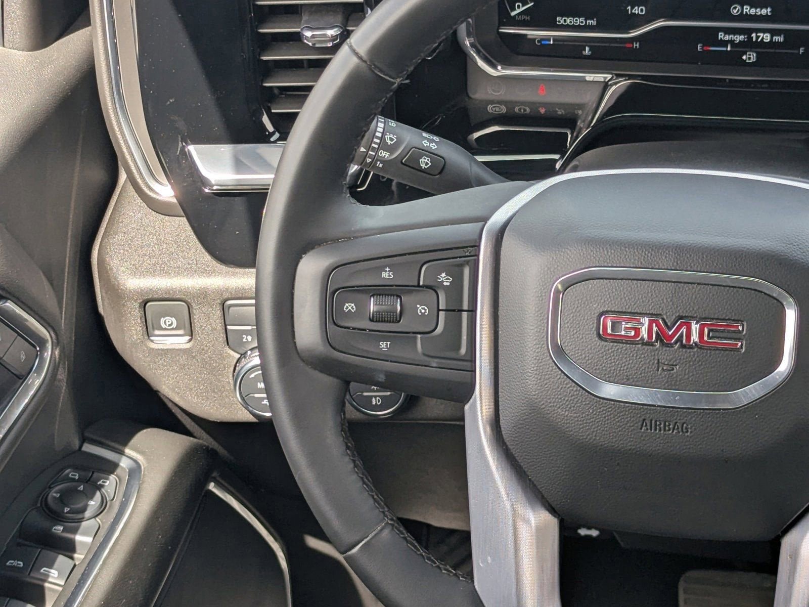 Used 2025 GMC Sierra 2500 SLE image 20