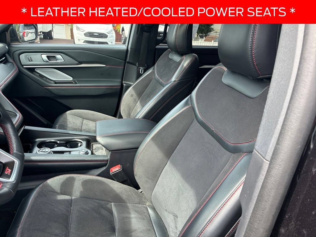 Used 2025 Ford Explorer ST w/ Sun And Sound Package AWD/4WD image 6