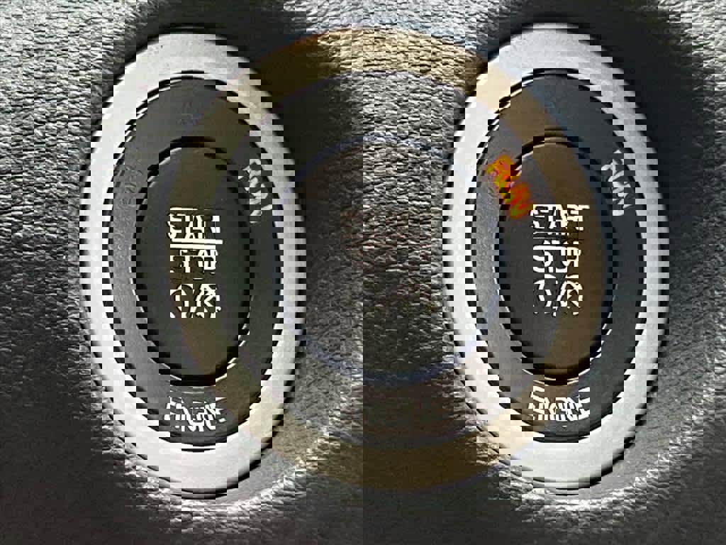 Used 2016 Chrysler 200 Limited image 16