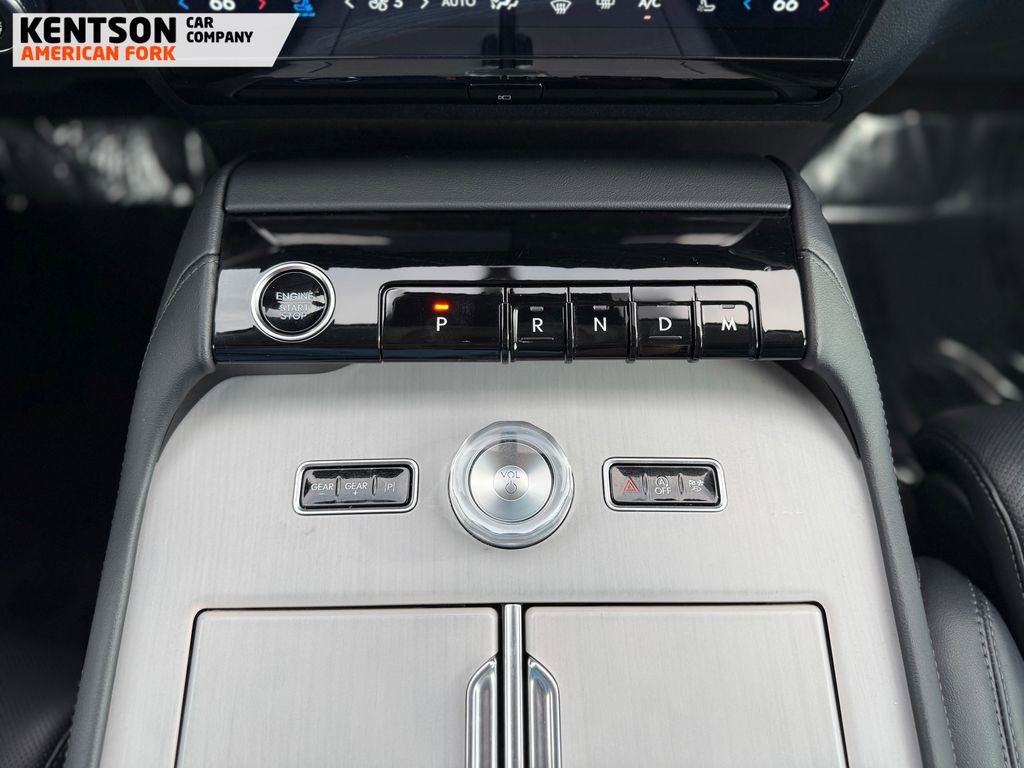 Used 2025 Lincoln Navigator Reserve image 28