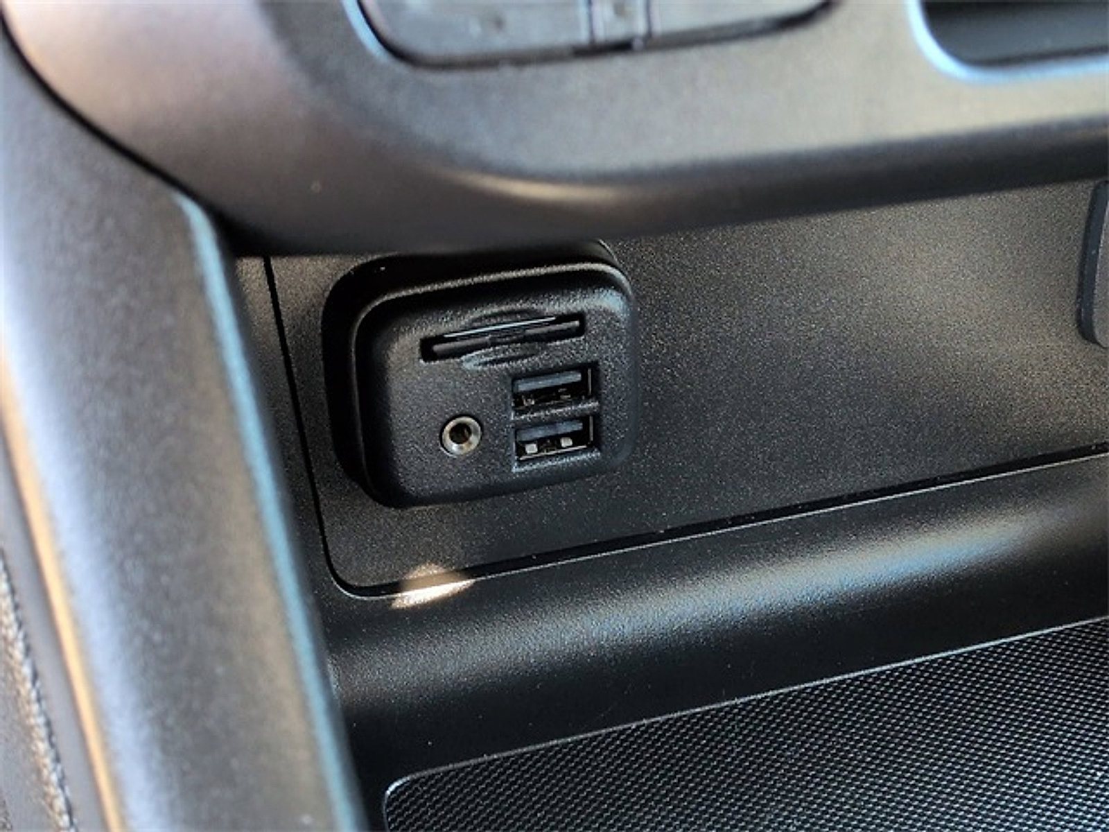 Used 2021 GMC Canyon Denali image 25