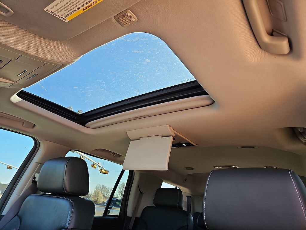 Used 2015 Chevrolet Tahoe LTZ AWD/4WD image 17