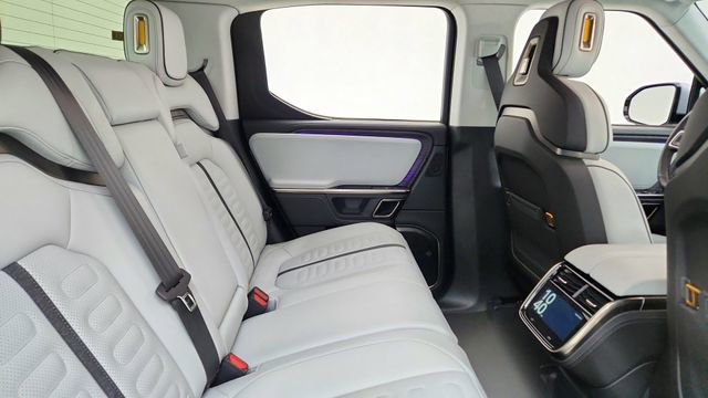 Used 2023 Rivian R1T Adventure image 25