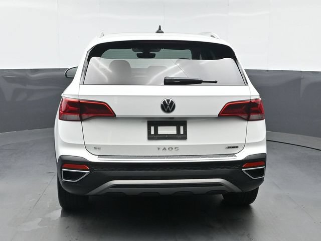 Used 2022 Volkswagen Taos SE w/ Panoramic Sunroof Package AWD/4WD image 4