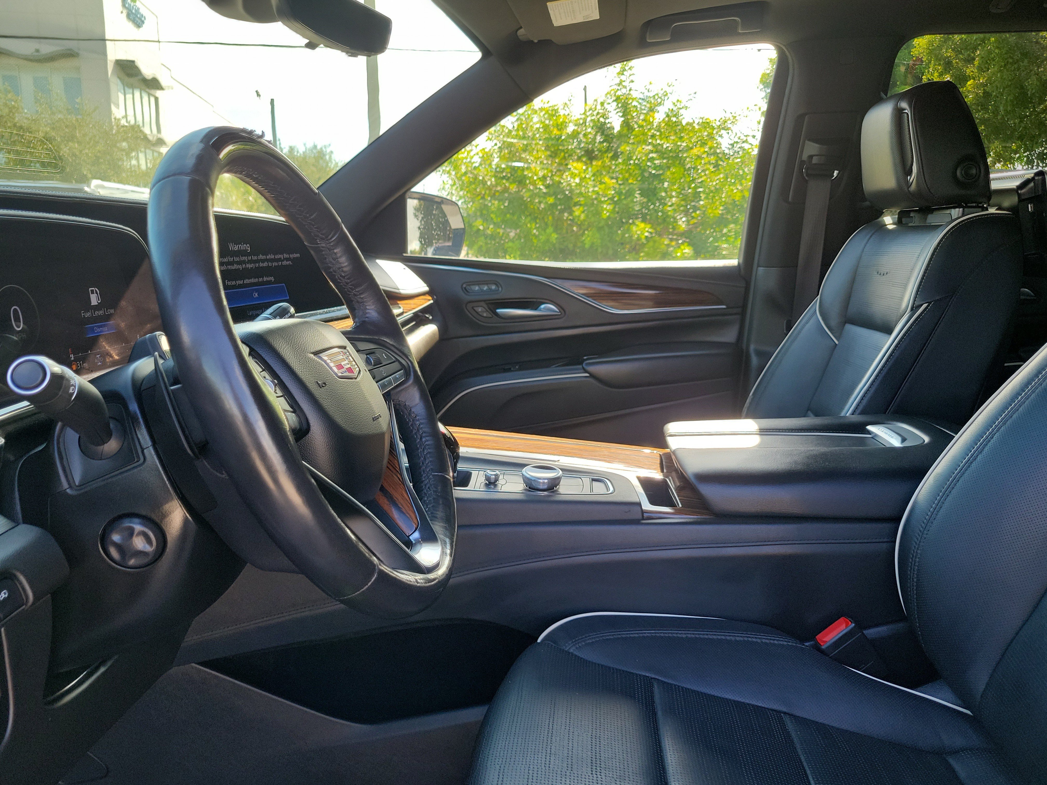 Used 2023 Cadillac Escalade ESV Premium Luxury w/ Performance Package AWD/4WD image 21