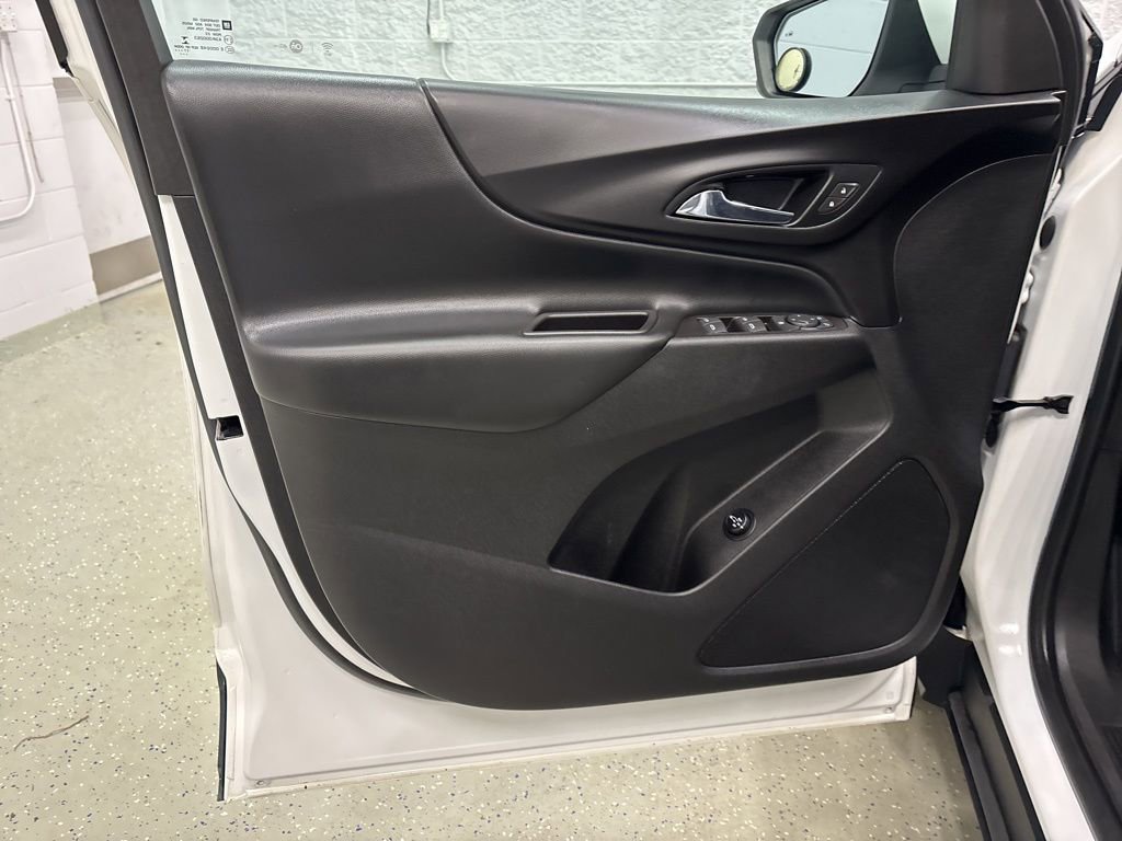 Used 2018 Chevrolet Equinox LT image 14