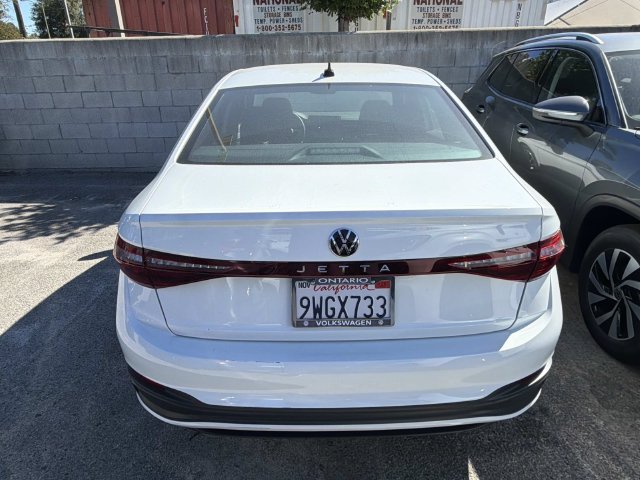 Certified 2025 Volkswagen Jetta Sport FWD image 4