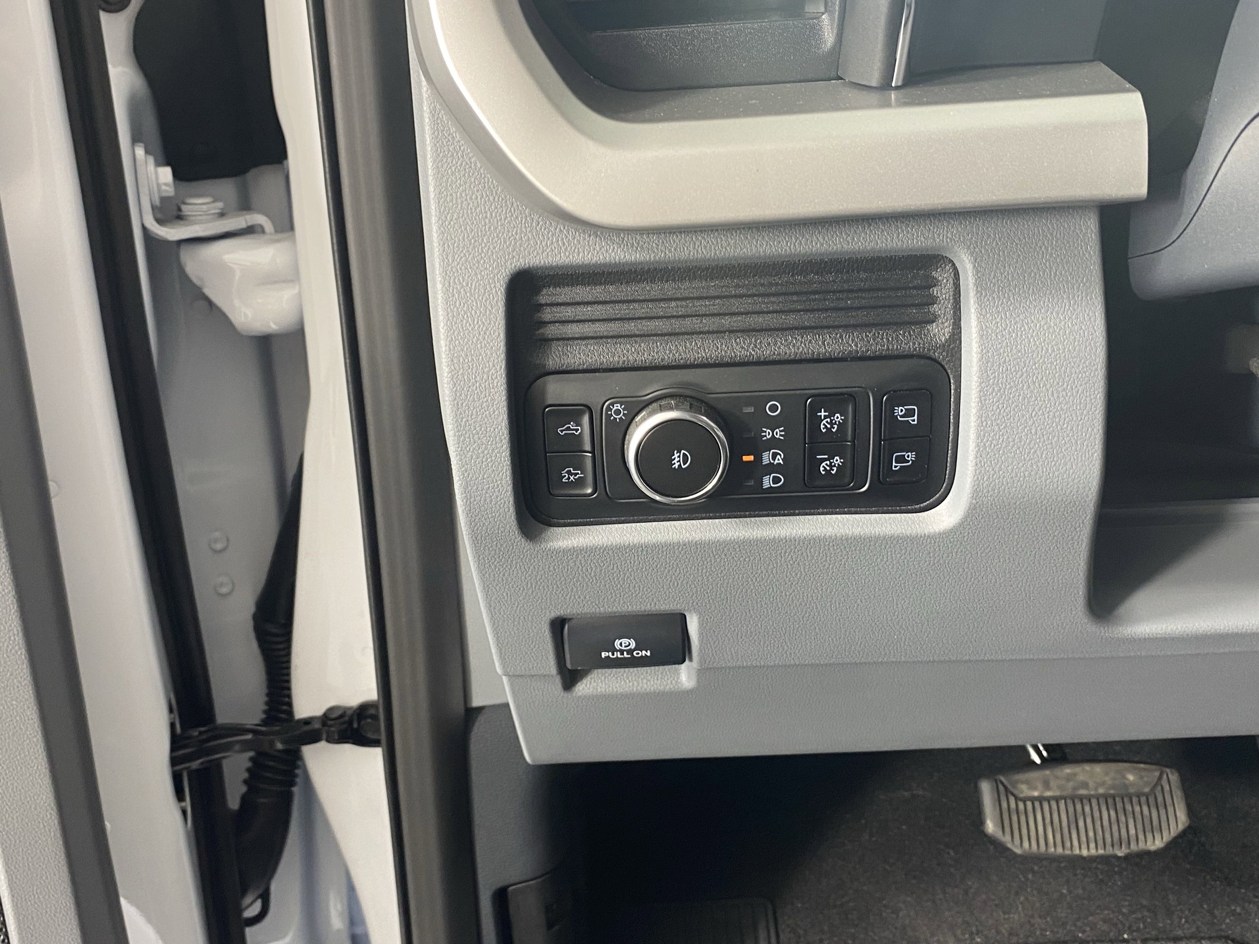 New 2025 Ford F350 XLT w/ Black Appearance Package image 19