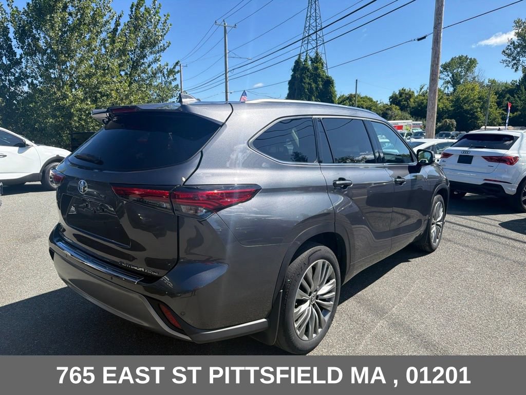 Used 2021 Toyota Highlander Platinum AWD/4WD image 7