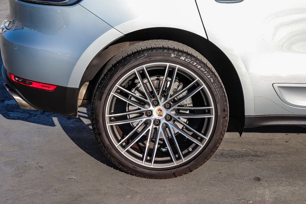 Used 2021 Porsche Macan S AWD/4WD image 12