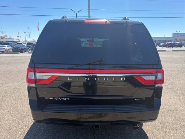 Used 2016 Lincoln Navigator Select image 5