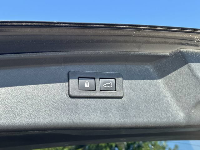 Used 2021 Subaru Outback Touring AWD/4WD image 37