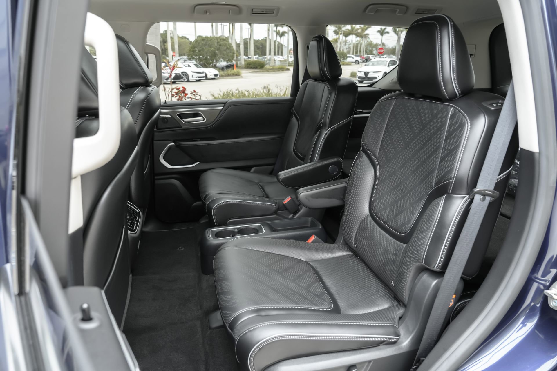 Certified 2026 INFINITI QX80 Luxe w/ Cargo Package AWD/4WD image 33