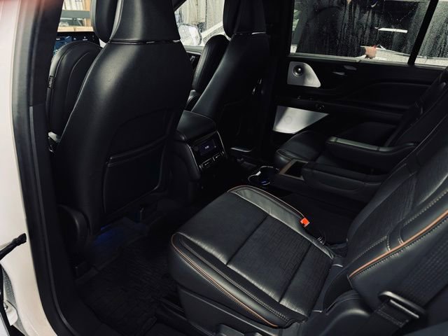Certified 2025 Lincoln Aviator Black Label image 23