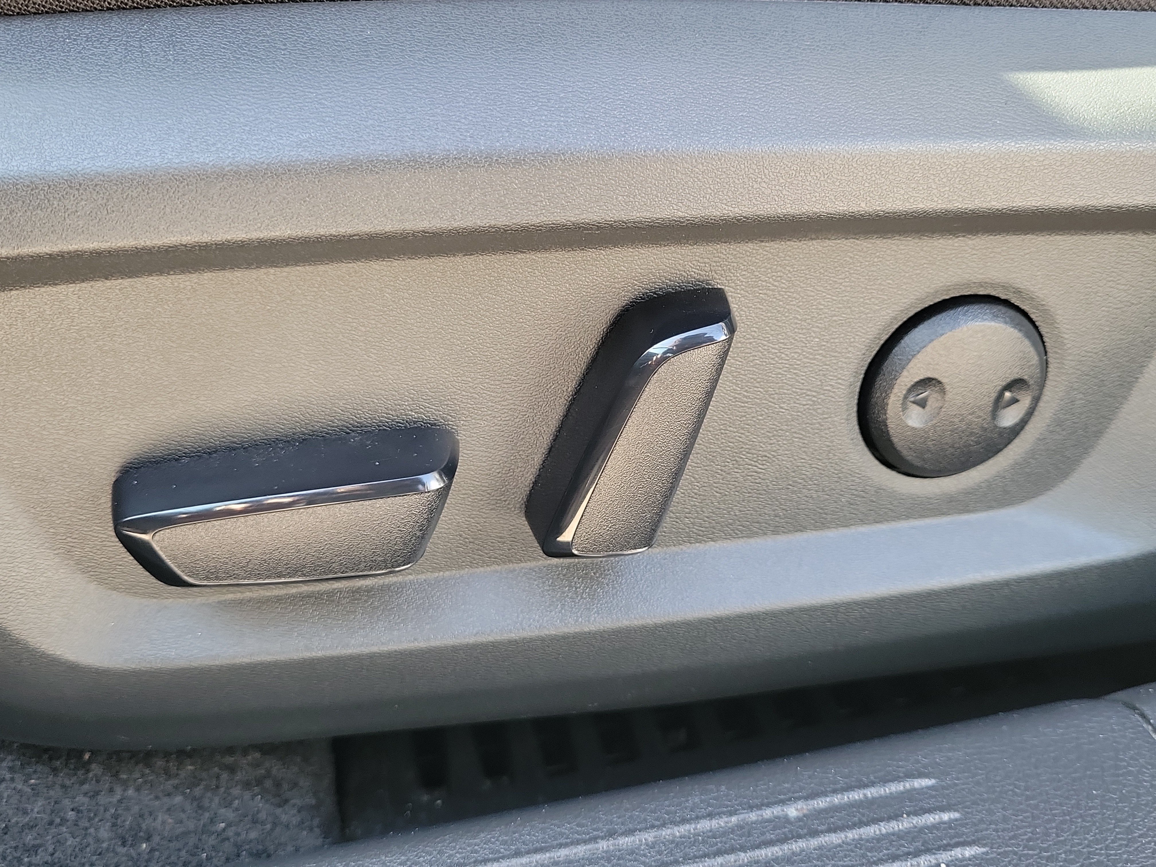 Certified 2023 Nissan Rogue SV FWD image 17