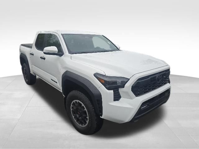 Used 2025 Toyota Tacoma TRD Off-Road AWD/4WD image 8