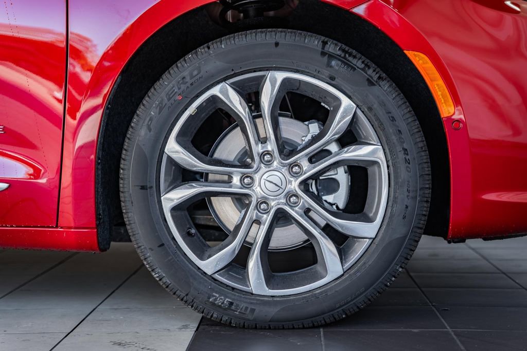 New 2026 Chrysler Pacifica Pinnacle image 17